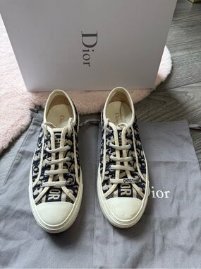 Authentic Christian Dior Walk'n'Dior
Sneakers- Oblique Embroidery(Women /Sz39)